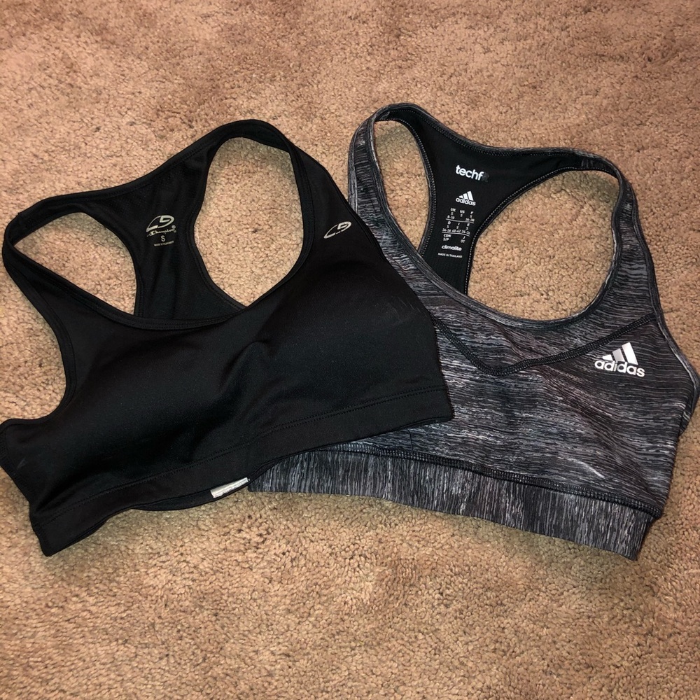 Women’s sports bras